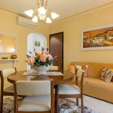 Giardino Dei Limoni Holiday home *