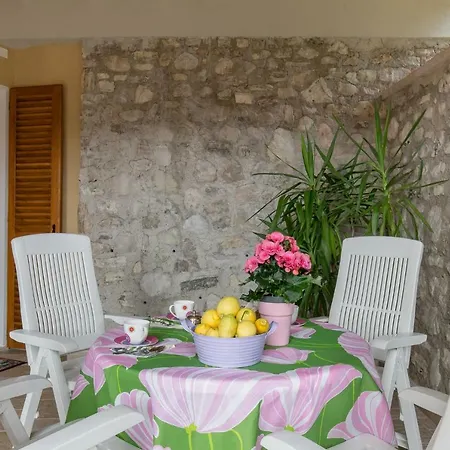 Holiday home Giardino Dei Limoni Toscolano Maderno